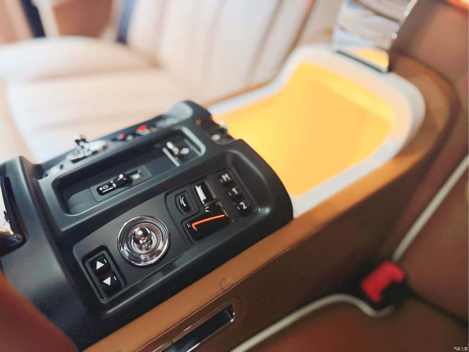 Rolls-Royce Phantom, 2016 14