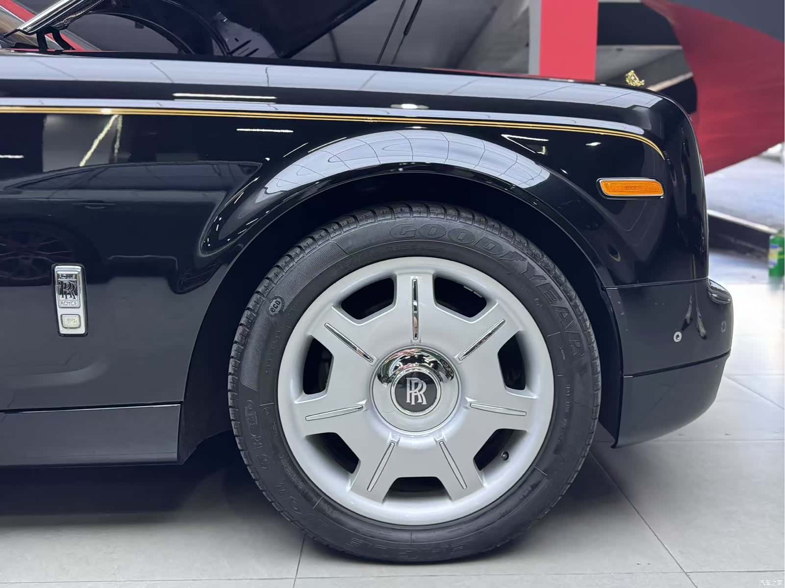 Rolls-Royce Phantom, 2016 24
