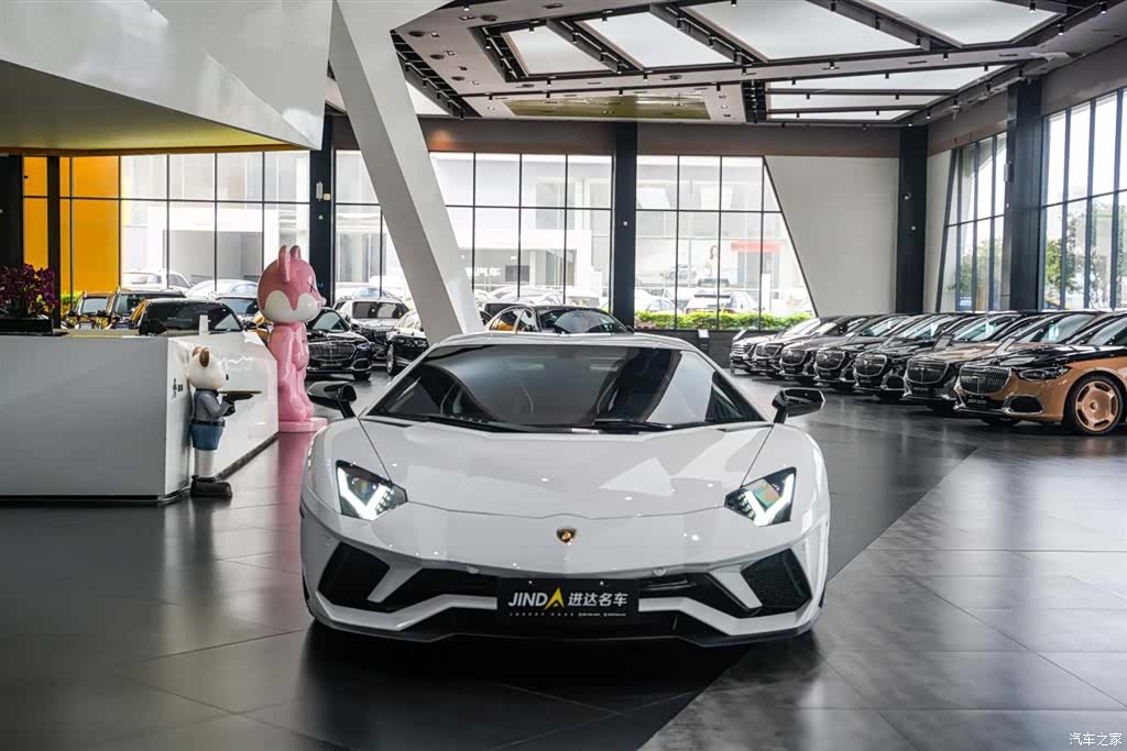 Lamborghini Aventador, 2019 13