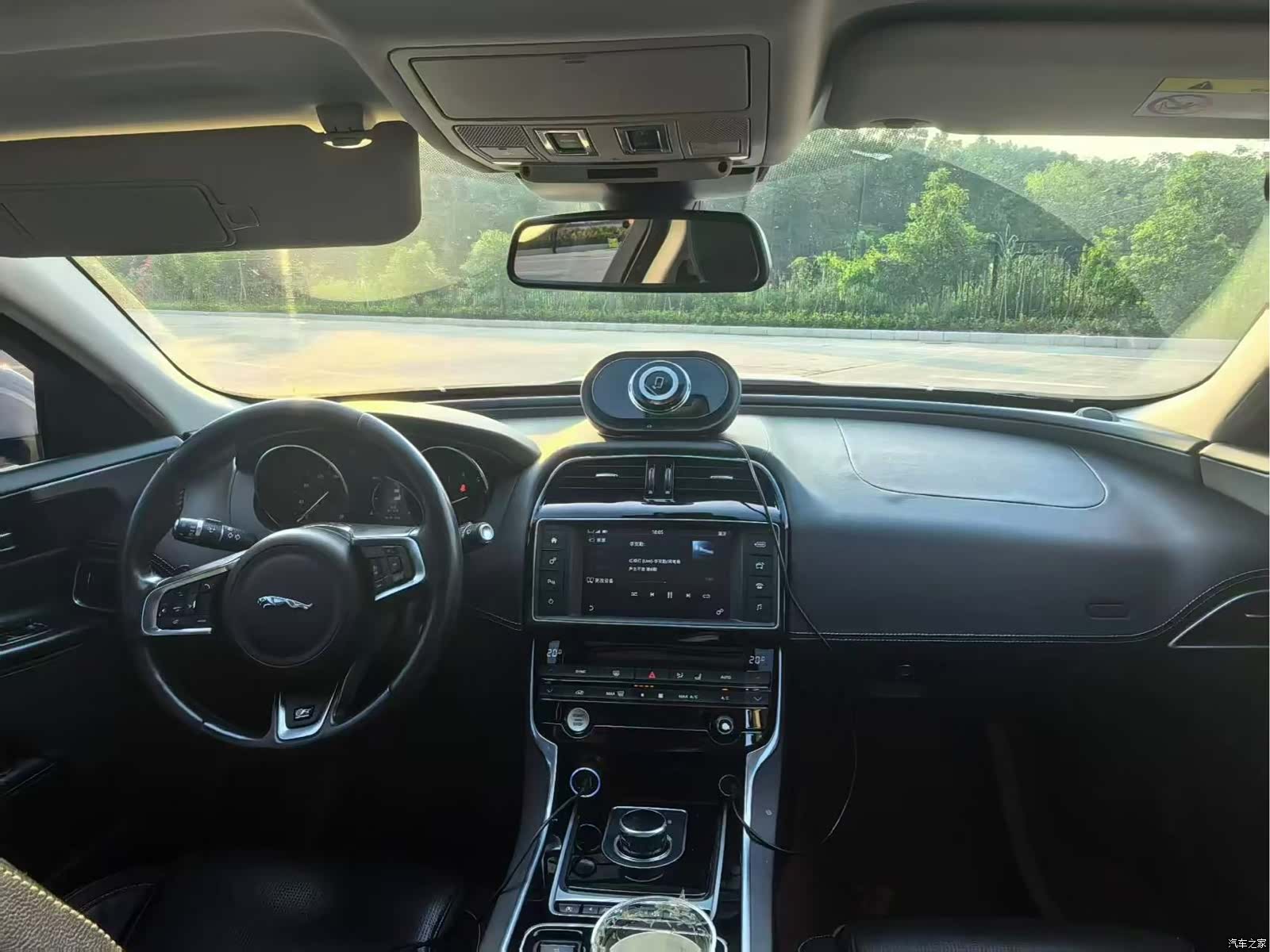 Jaguar XE, 2017 6