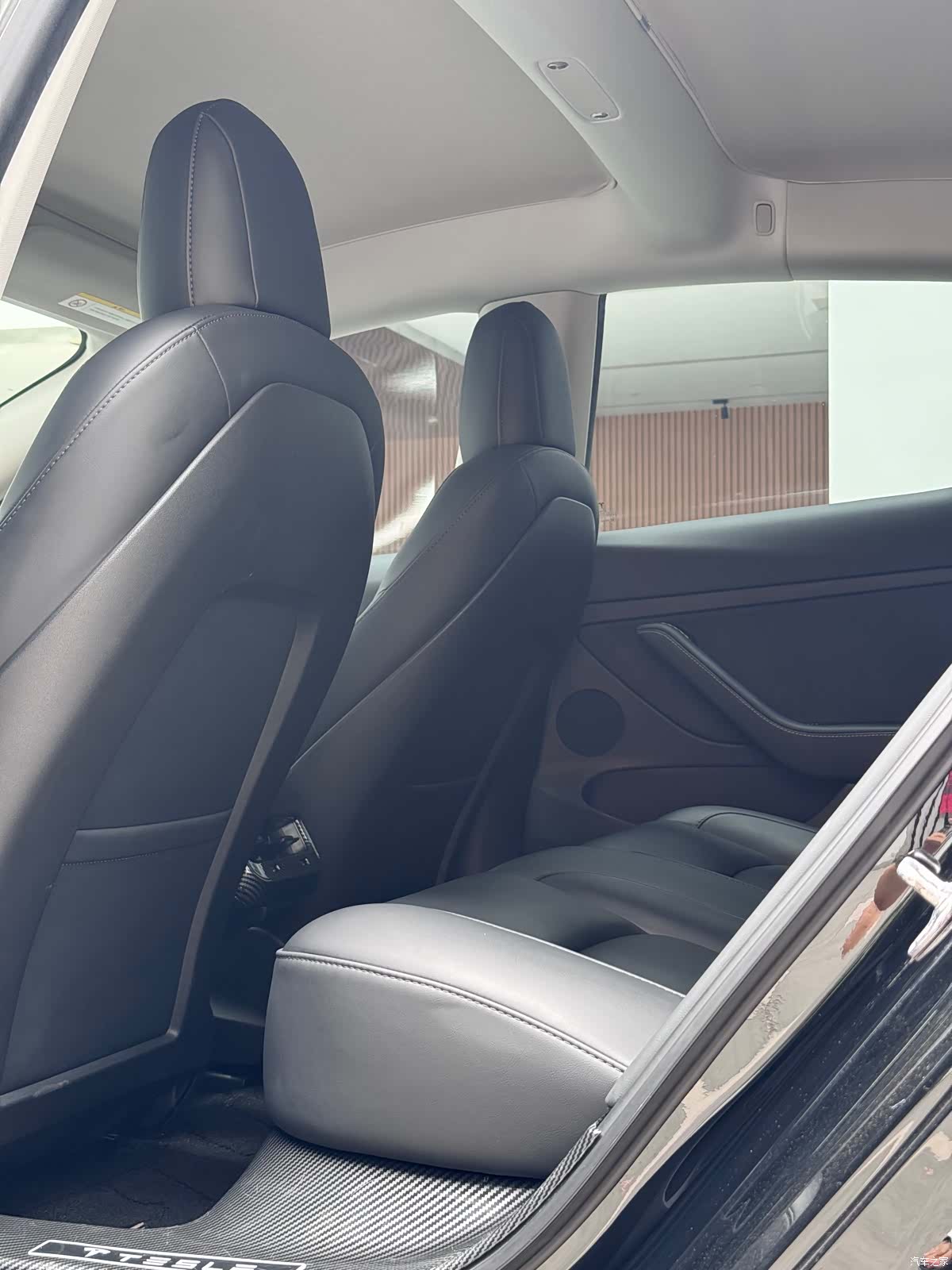 Tesla Model 3, 2021 11