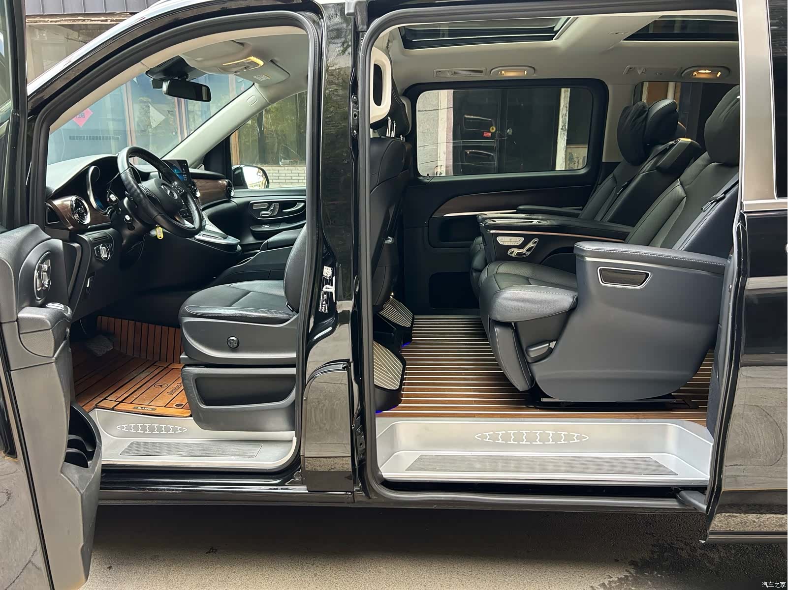 Mercedes-Benz V-Class, 2021 10