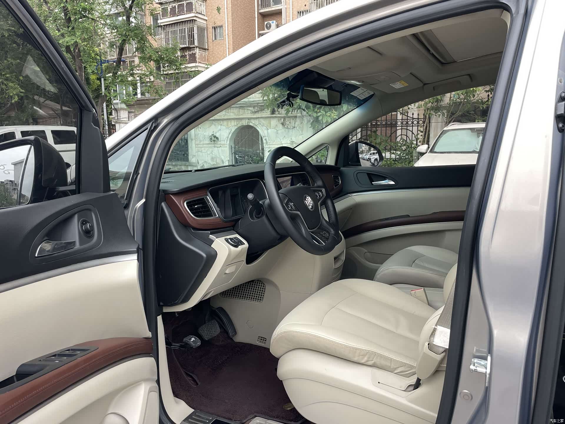 Buick GL8, 2018 14
