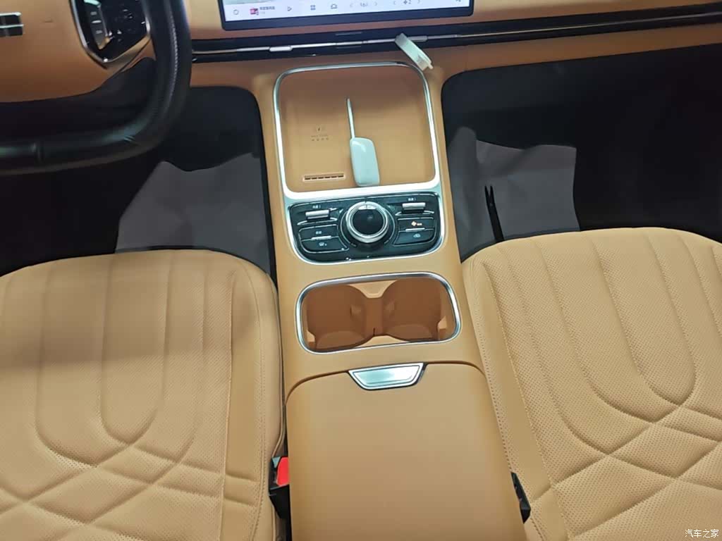 Geely 7, 2025 14