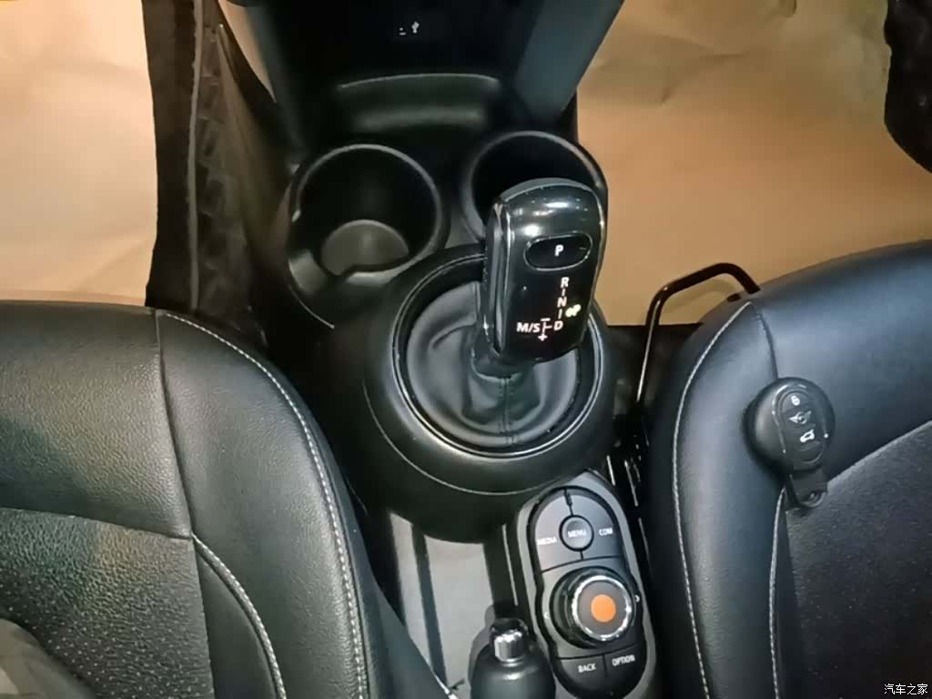 Mini ONE, 2024 14