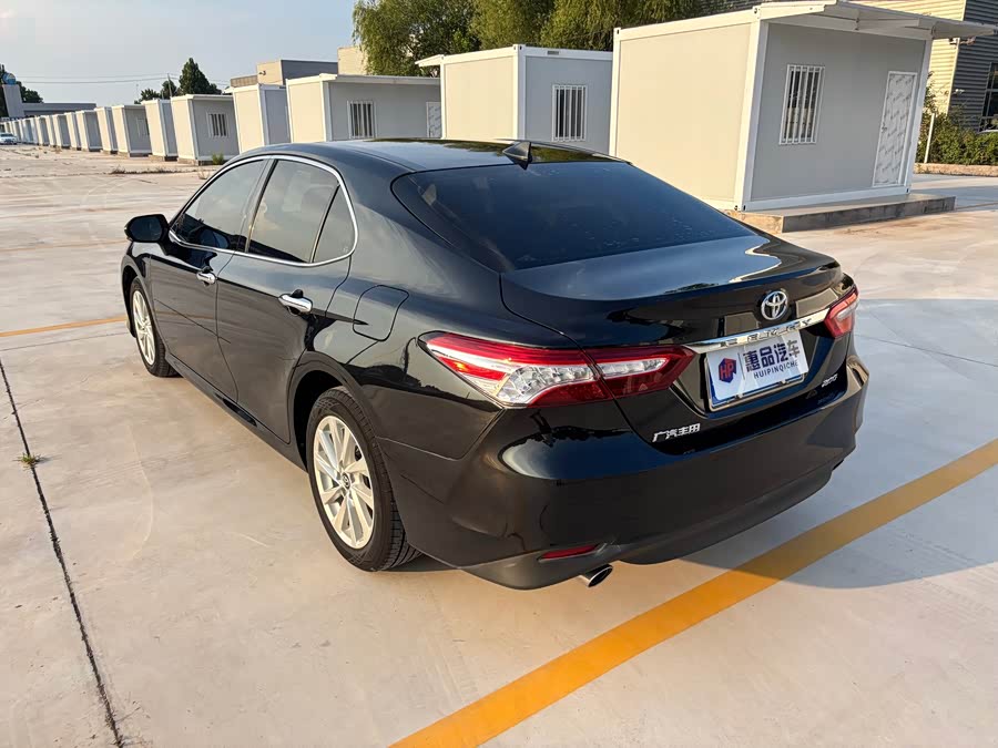 Toyota Camry 2021, фото 3