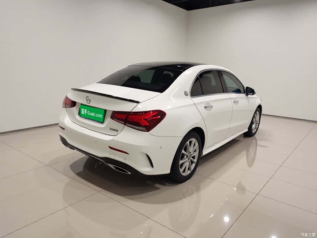 Mercedes-Benz A-Class, 2019 4
