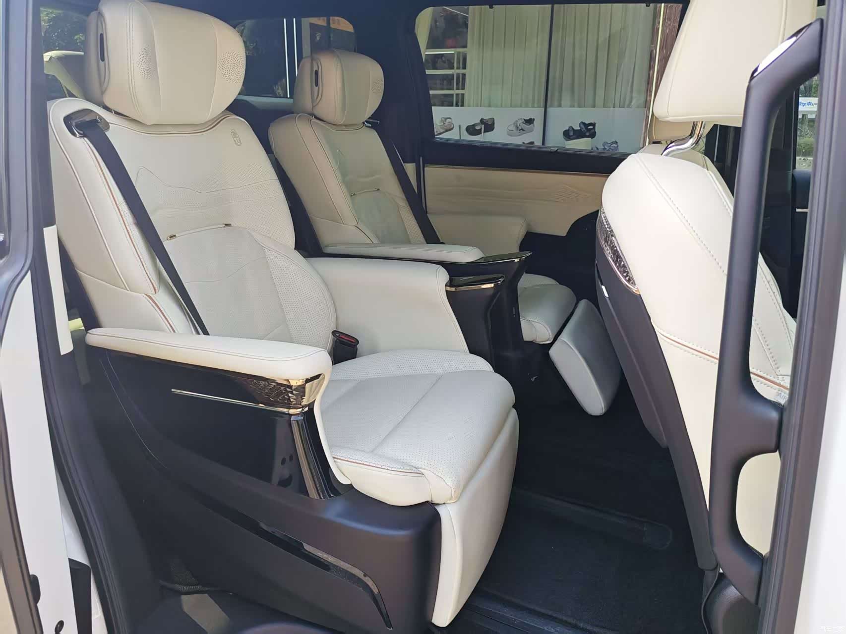 Trumpchi M8, 2023 12