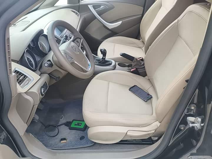 Buick Excelle GT 2013 GT 1.6L МКПП jin qu ban