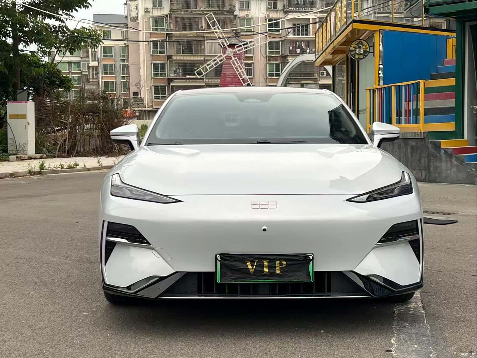 Geely E8, 2024 2