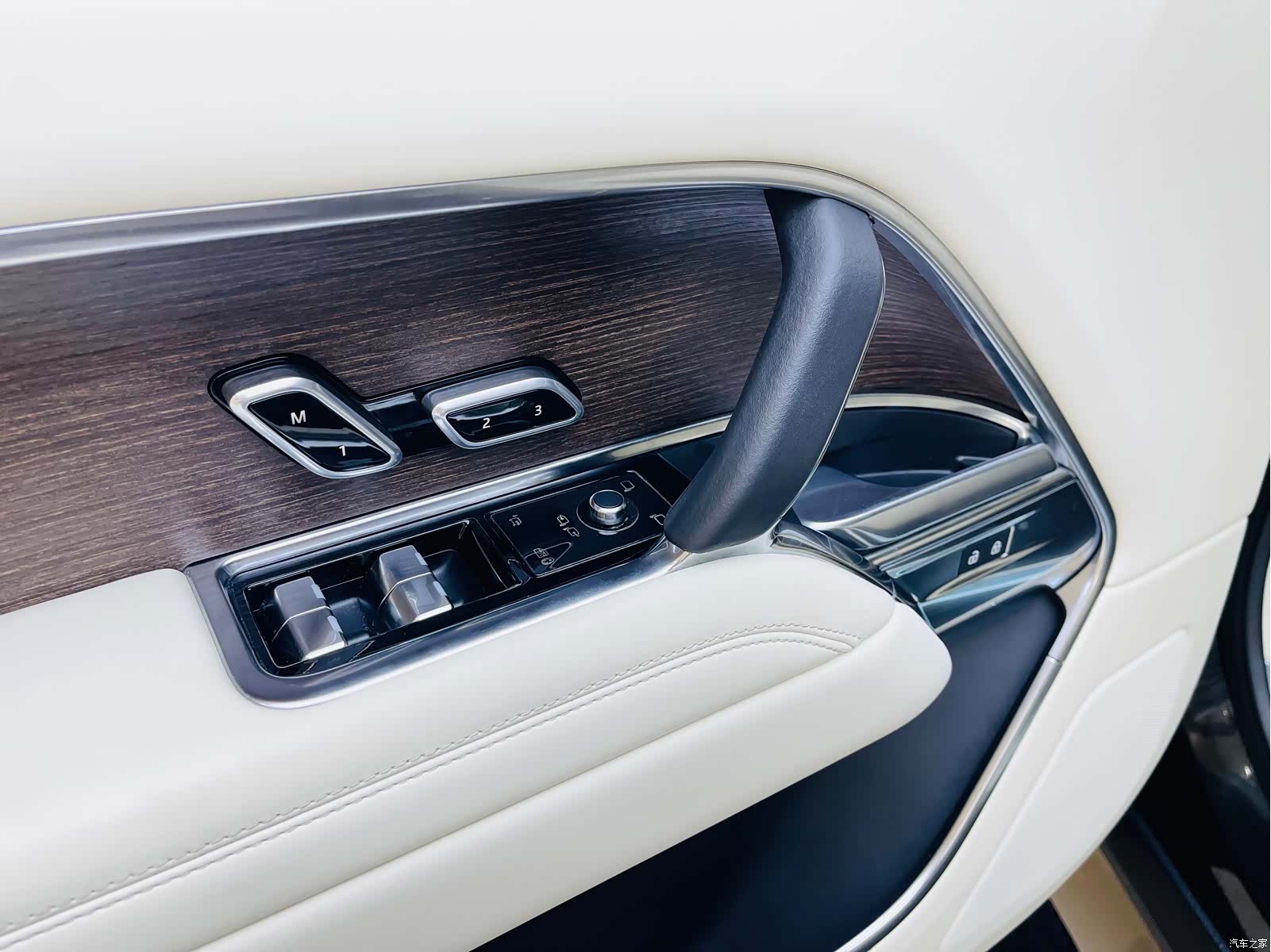 Land Rover Range Rover, 2023 16