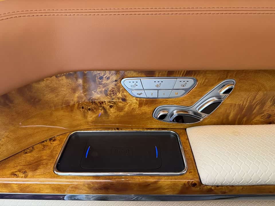 Mercedes-Benz V-class