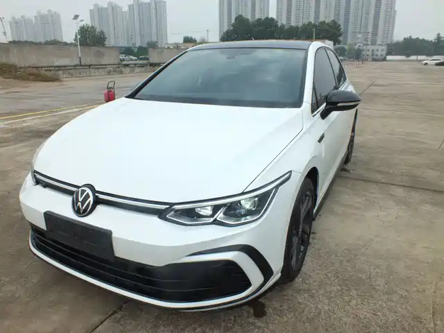 Volkswagen Golf 2023 — купить из Китая под заказ