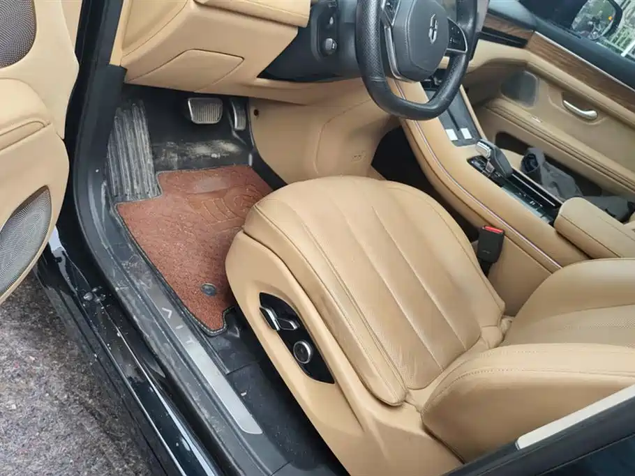 AITO Ask the world M7