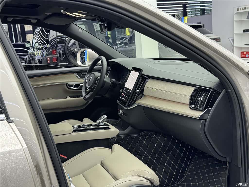 Volvo XC90, 2026 8