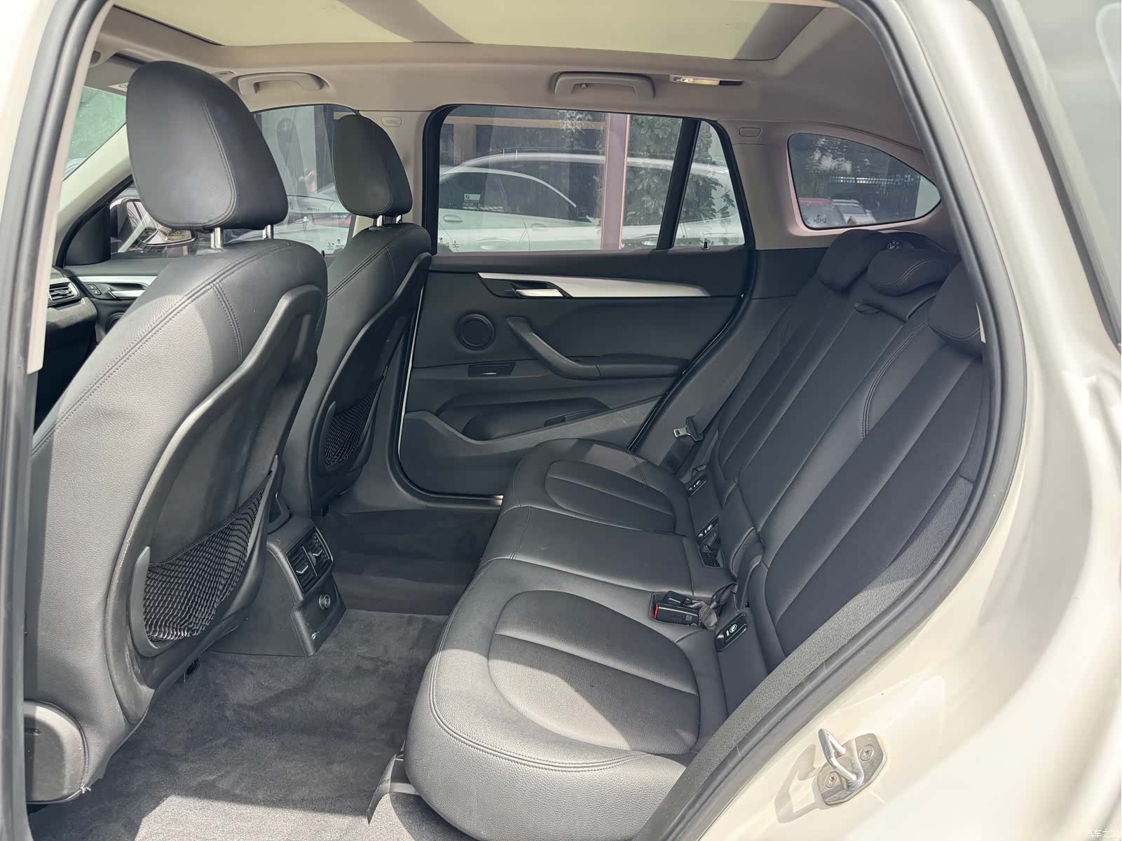 BMW X1, 2017 все фото