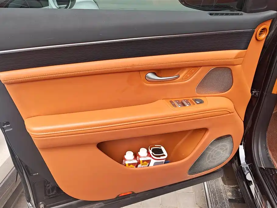 AITO Ask the world M7