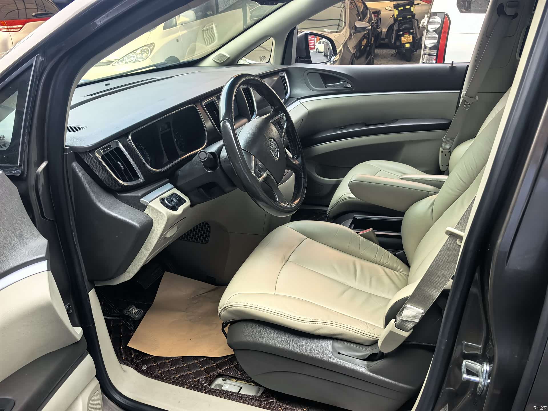Buick GL8, 2013 10