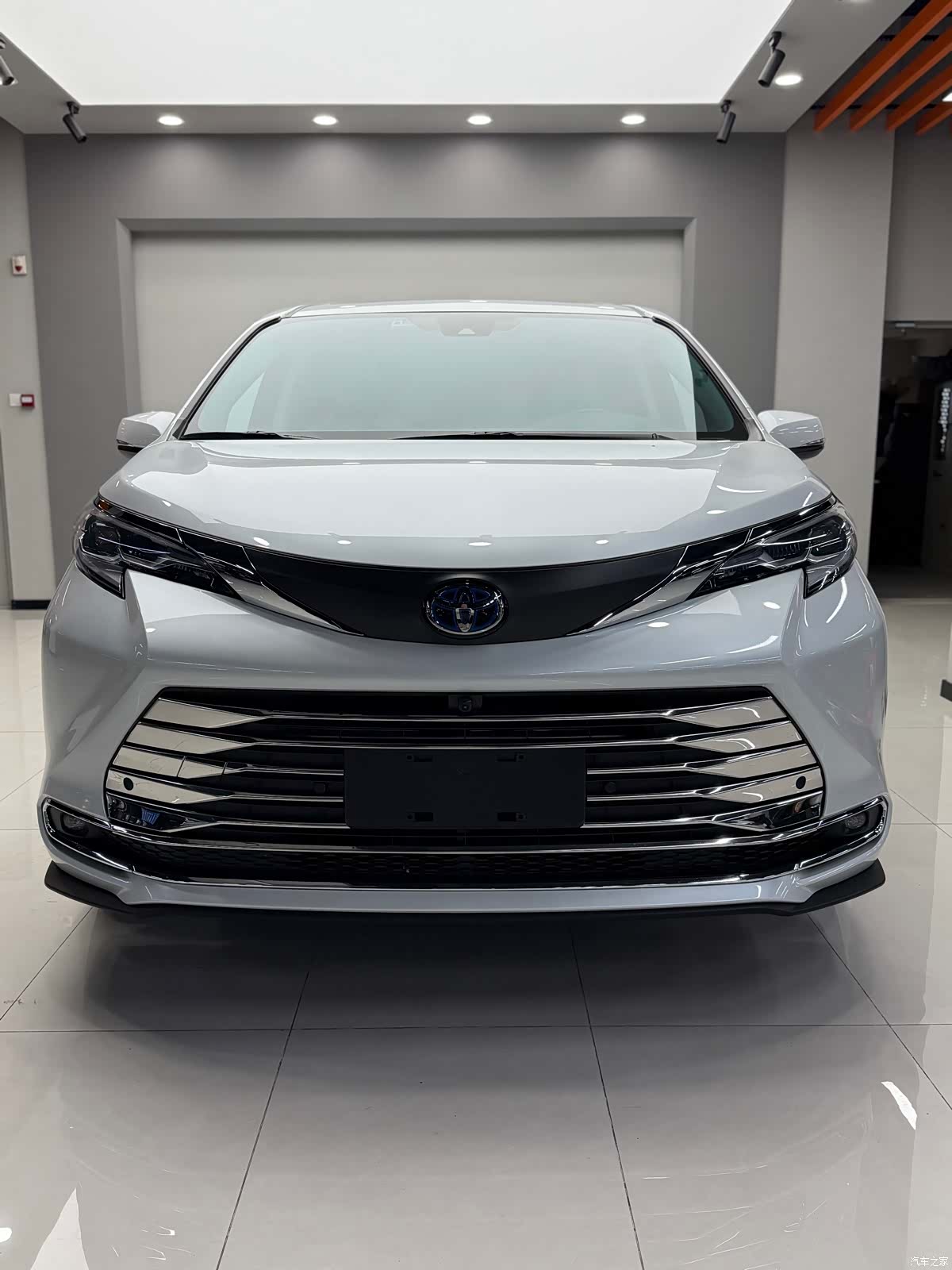 Toyota Sienna, 2023 3
