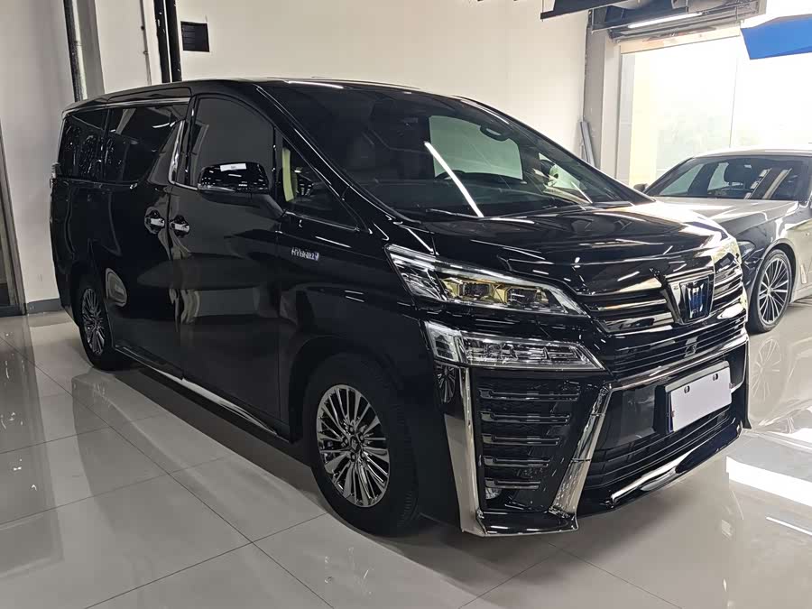 Toyota Vellfire 2023, фото 3