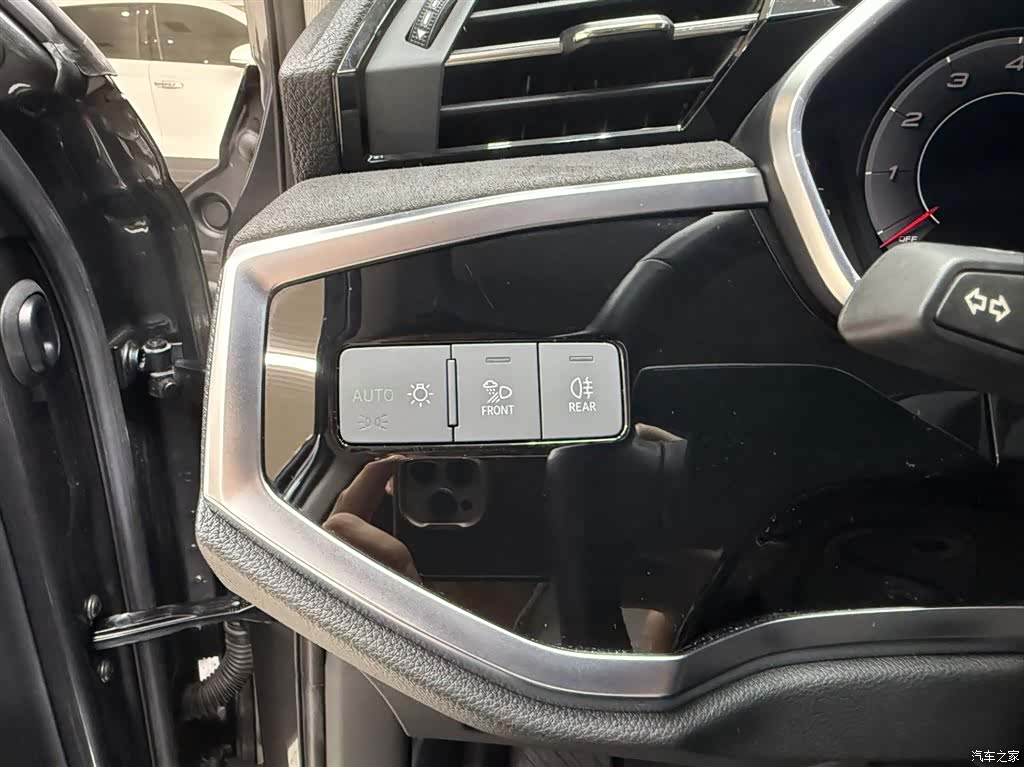 Audi Q3, 2023 9