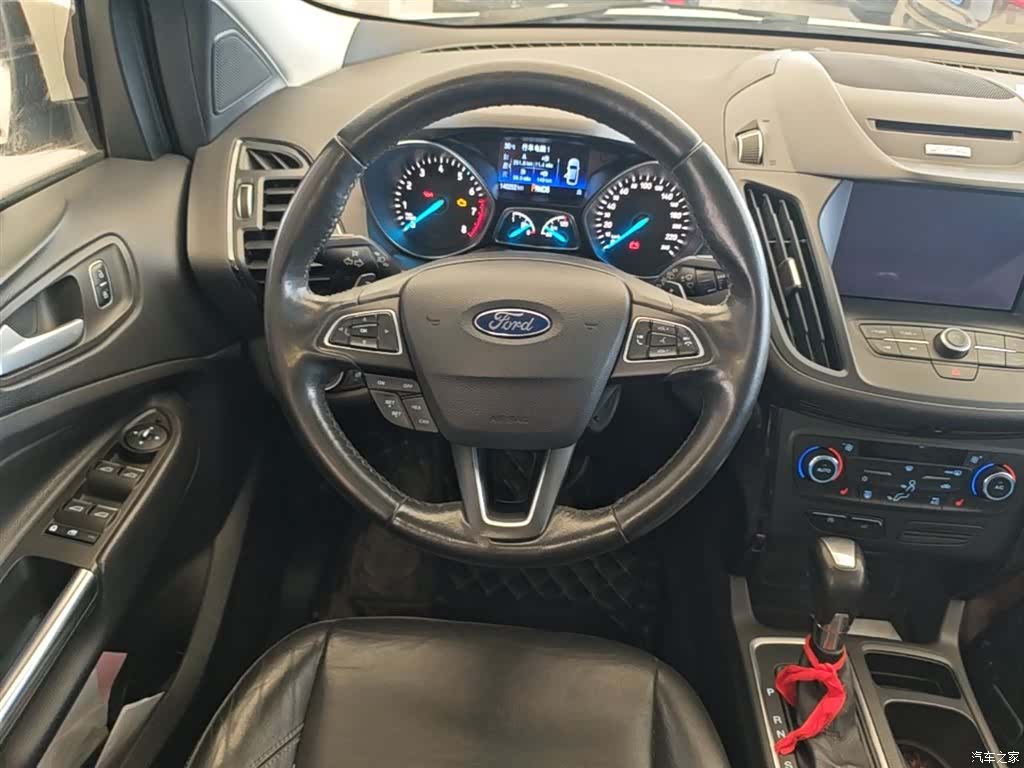 Ford Kuga, 2017 10