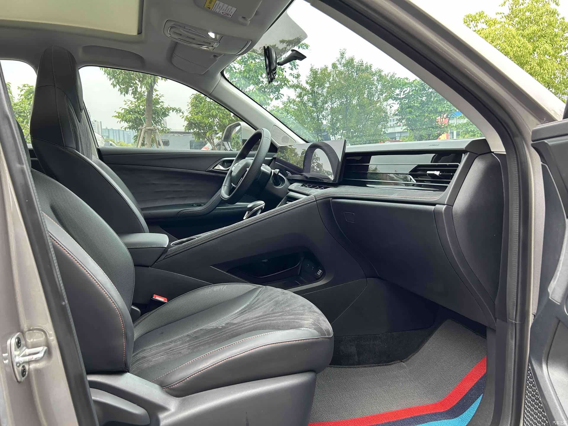 Roewe D5X, 2024 4