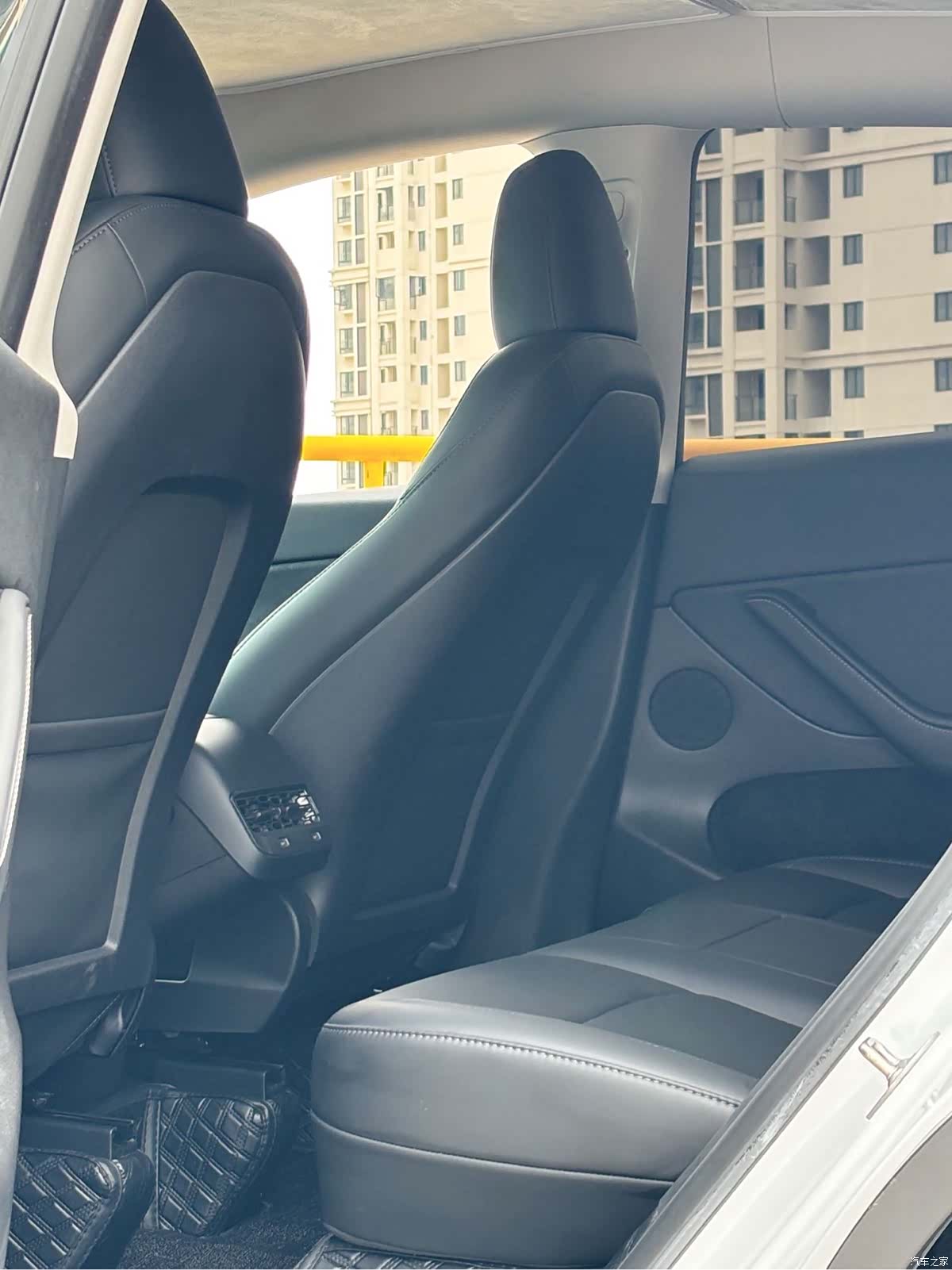 Tesla Model Y, 2023 6