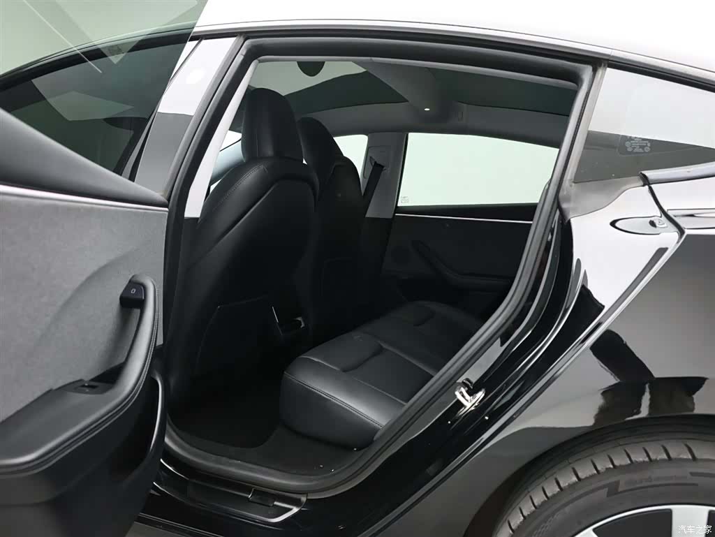 Tesla Model 3, 2024 14