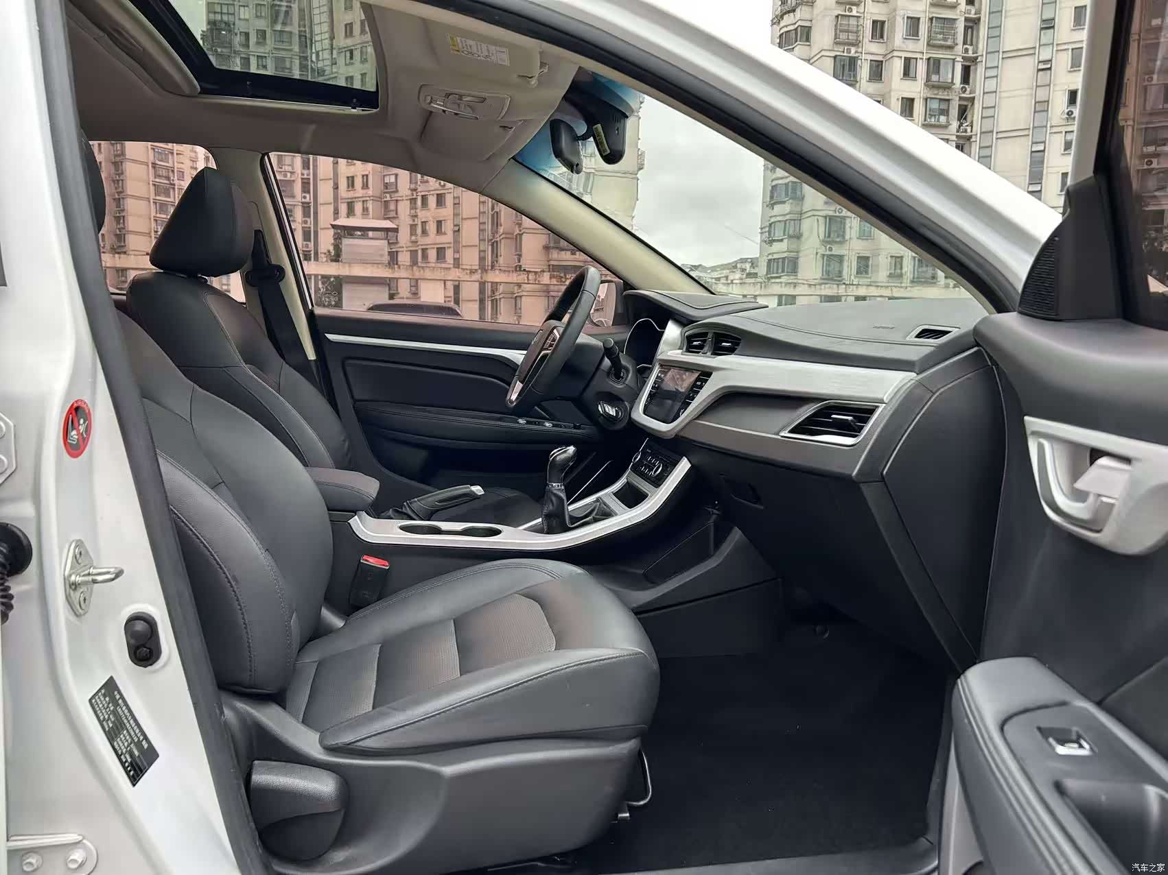 Geely V, 2019 18