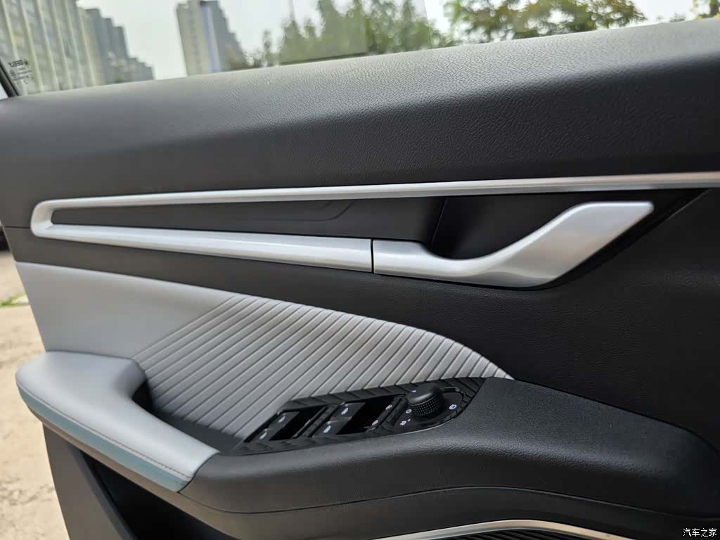 Geely Emgrand, 2024 24