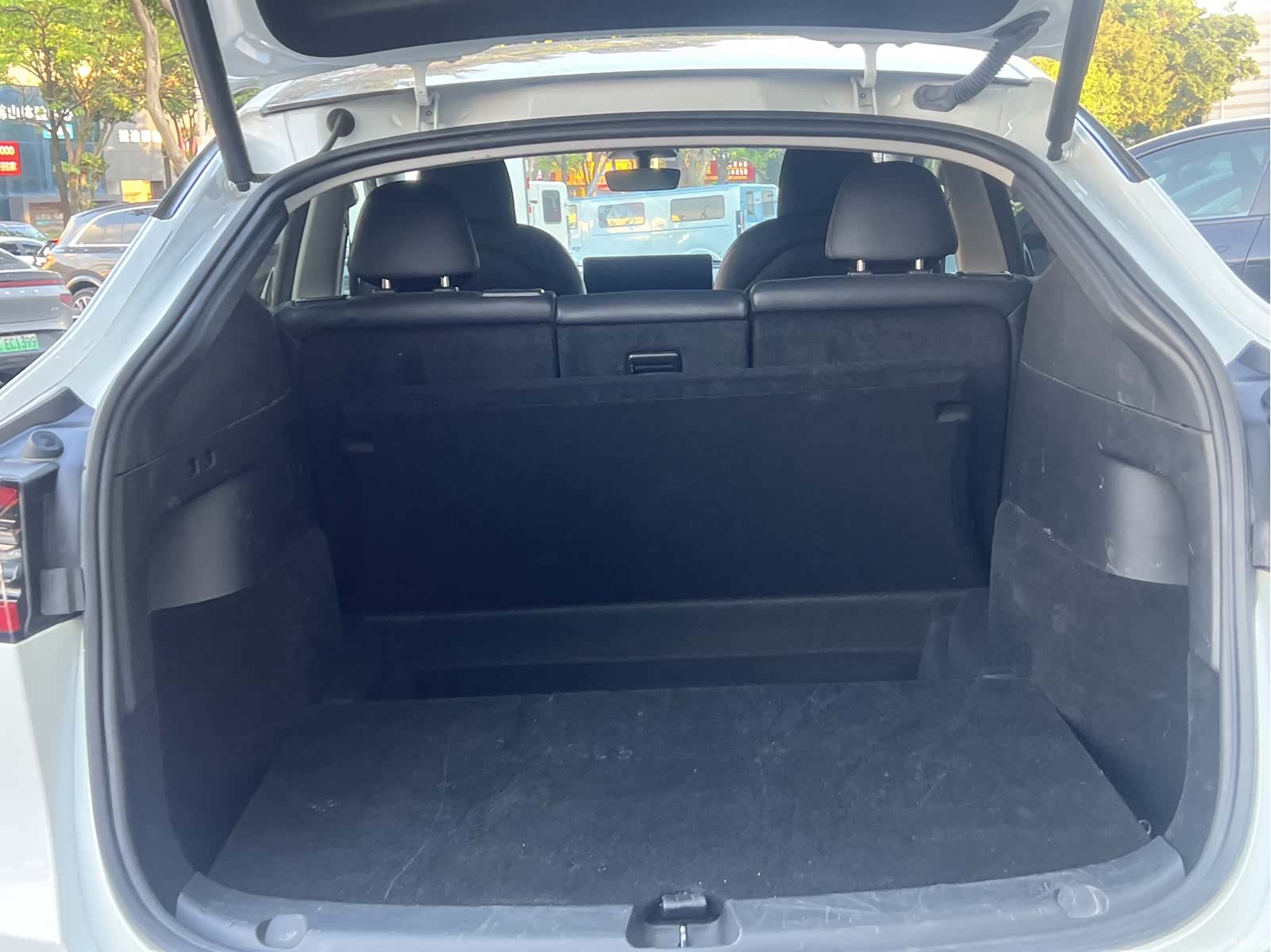 Tesla Model Y, 2023 18