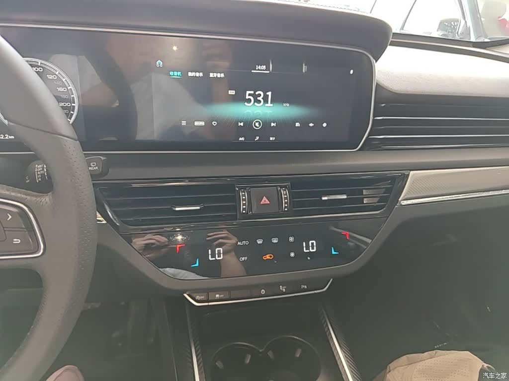 Hongqi HS5, 2019 13