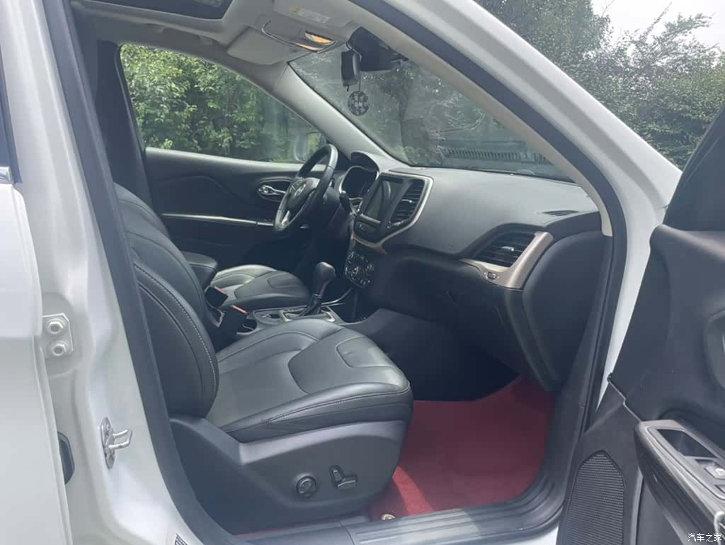 Jeep Cherokee, 2019 21