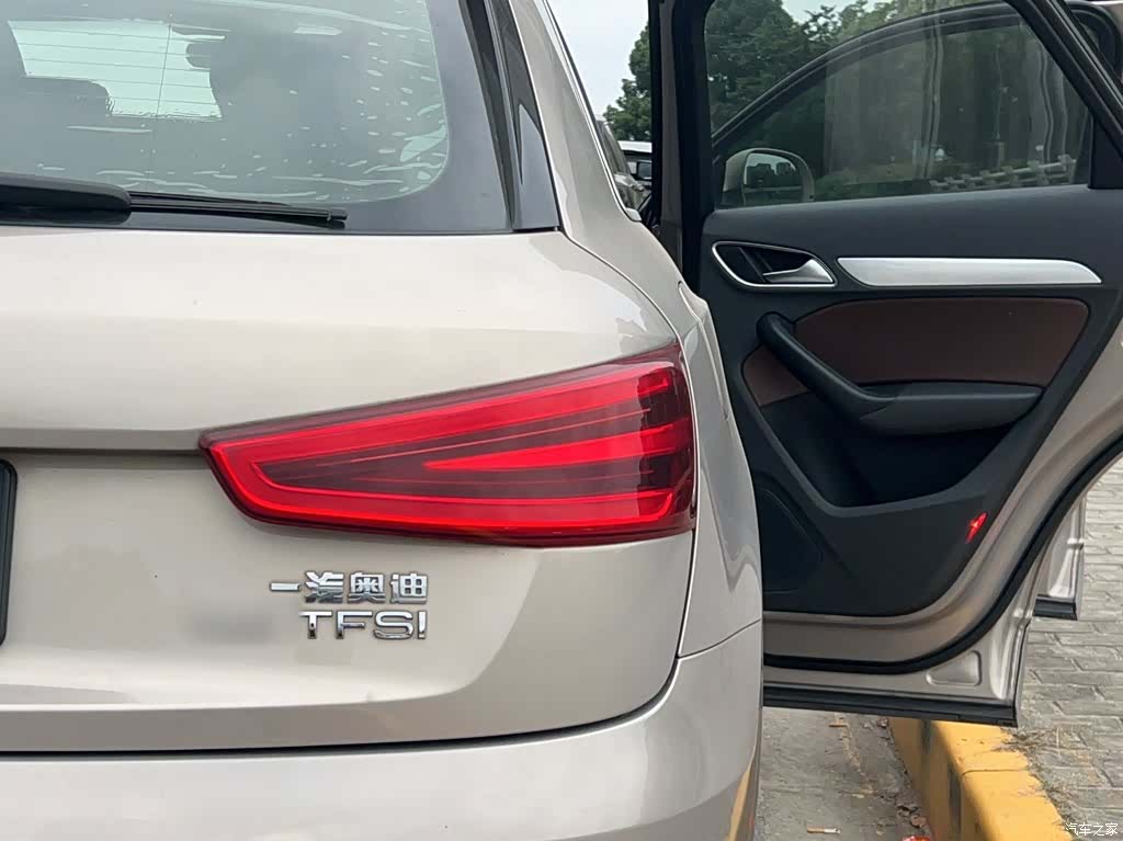 Audi Q3, 2015 24