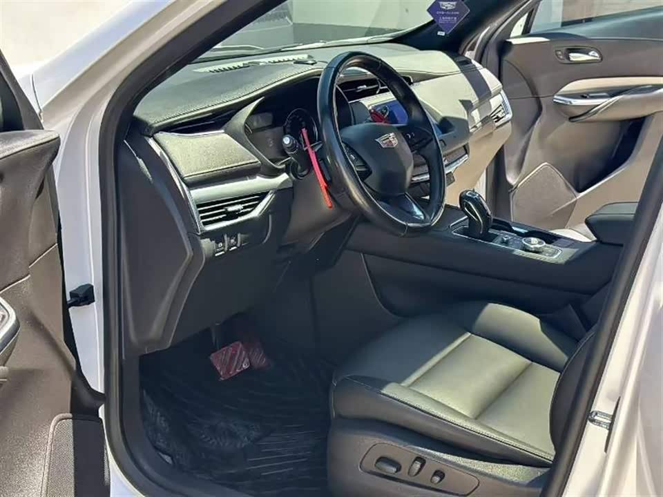Cadillac XT4