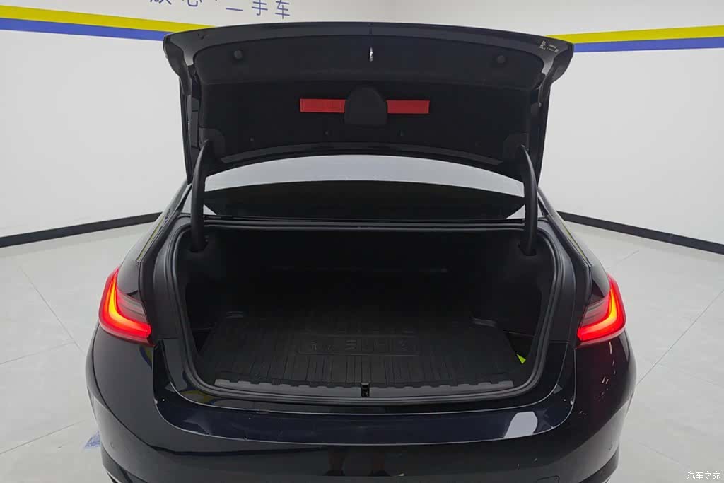 BMW i3, 2023 4