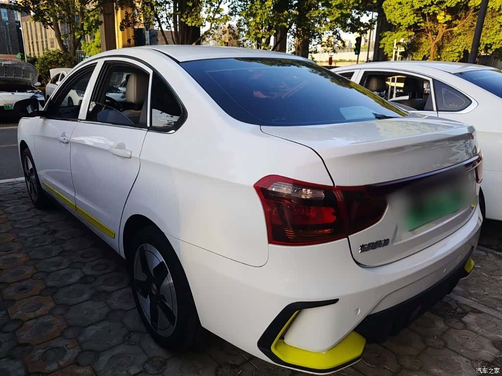 DongFeng E70, 2023 23
