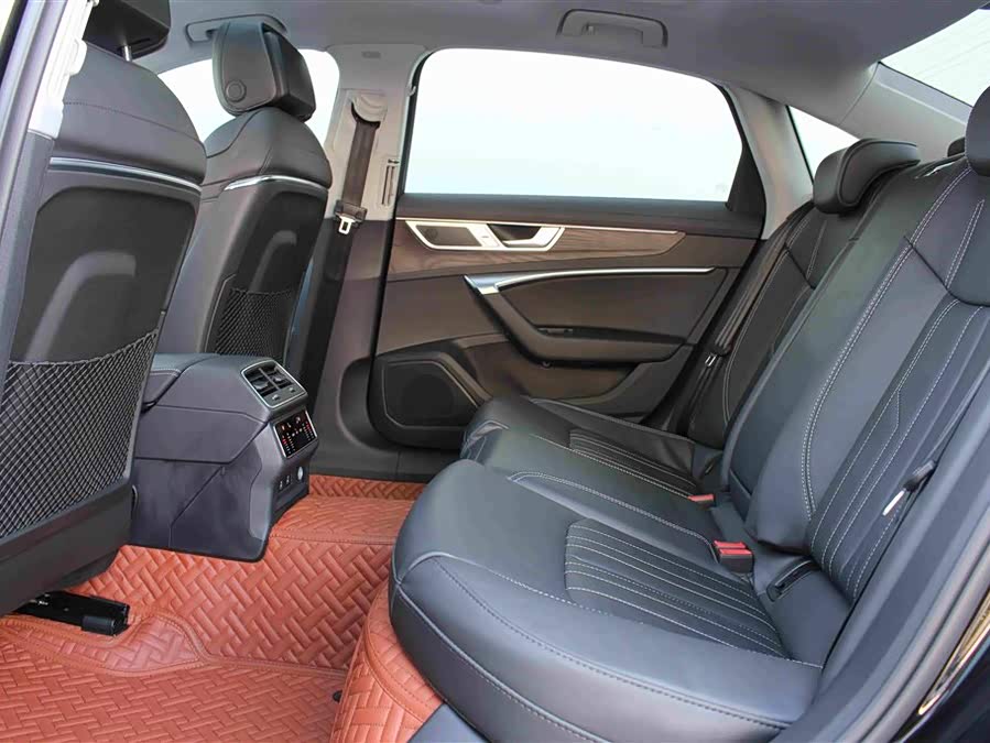 Audi A6L 2023, фото 7