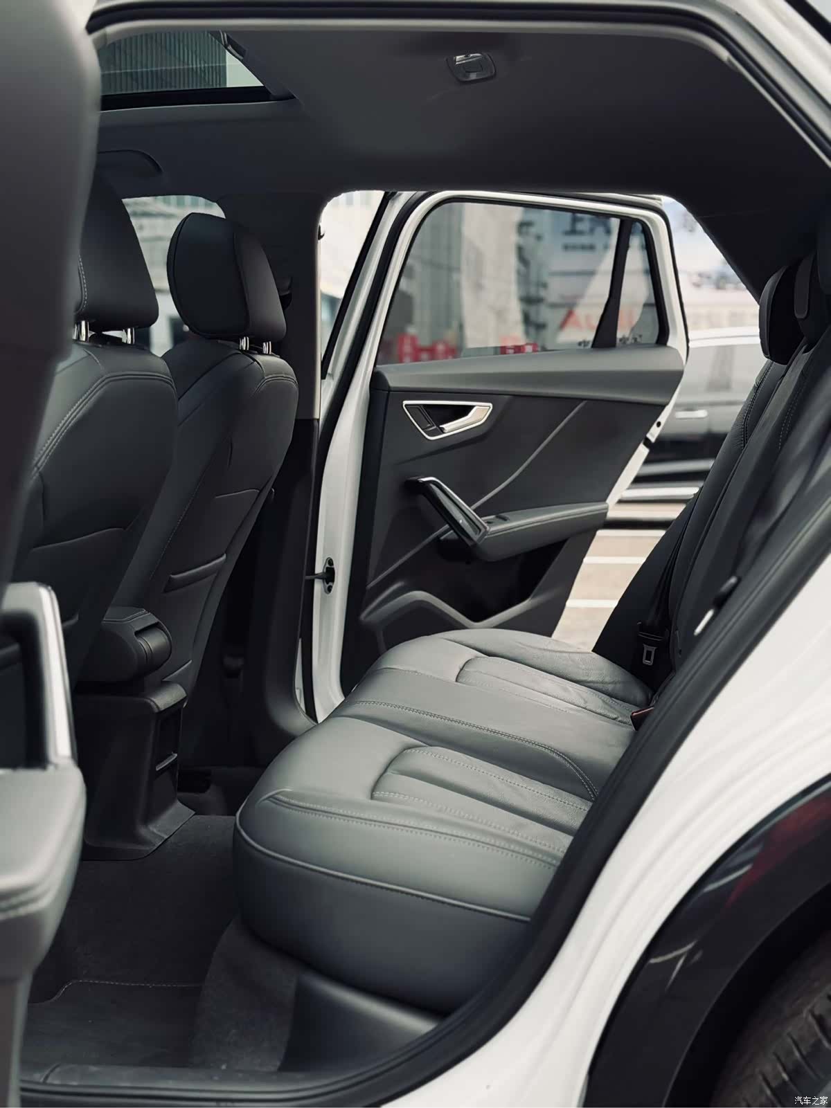 Audi Q2L, 2024 11