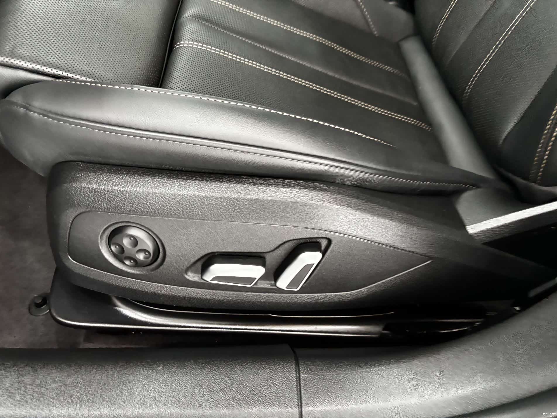 Audi A4L, 2024 14