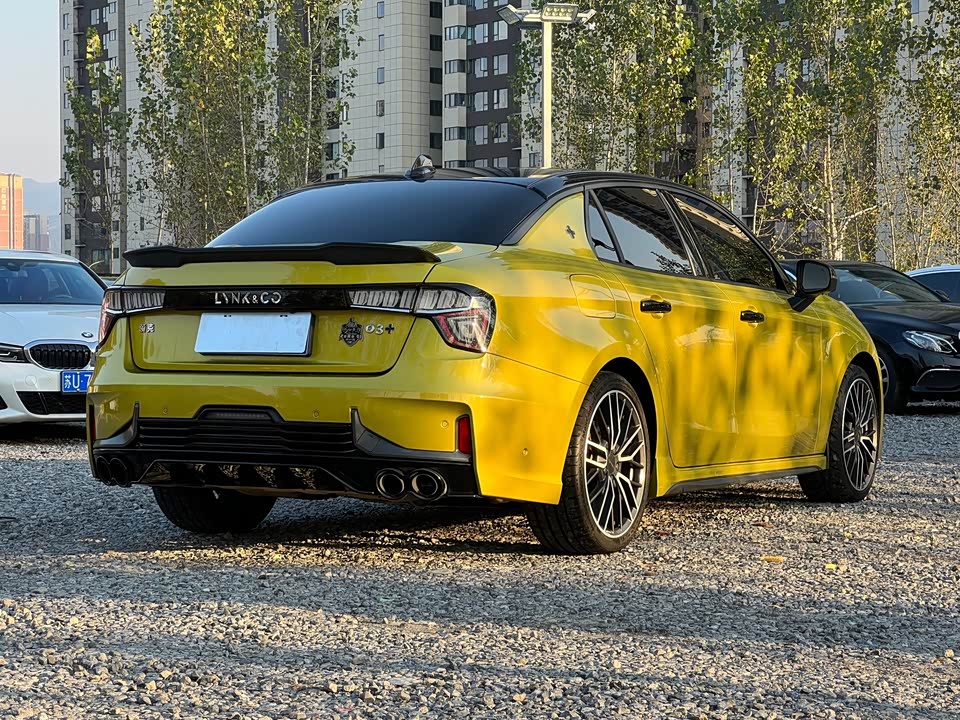 Lynk & Co 03
