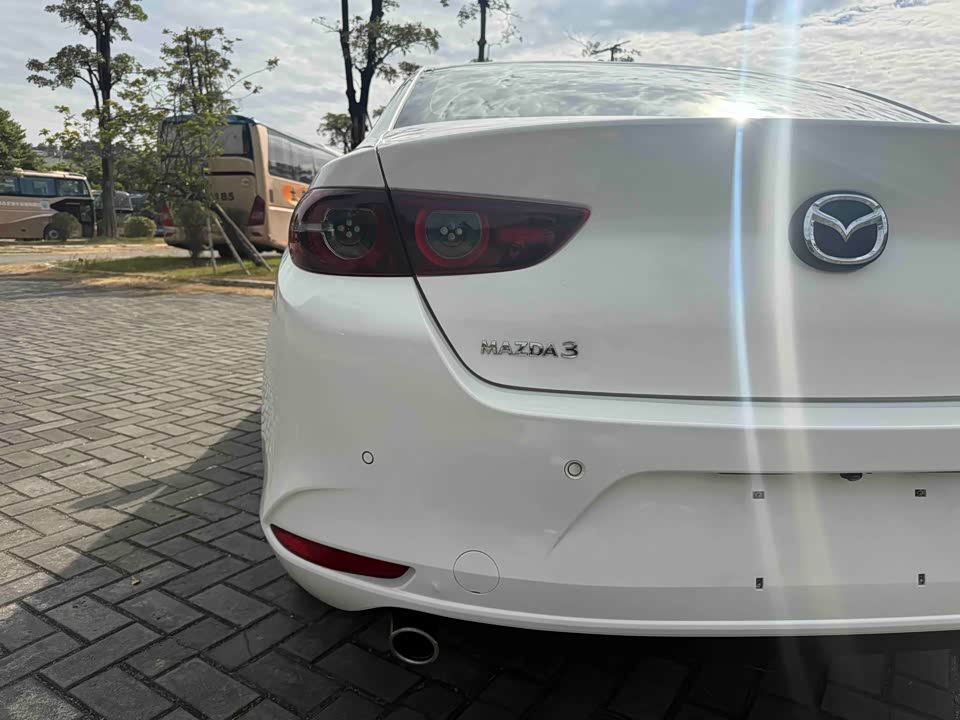 Mazda 3 Angkesaila
