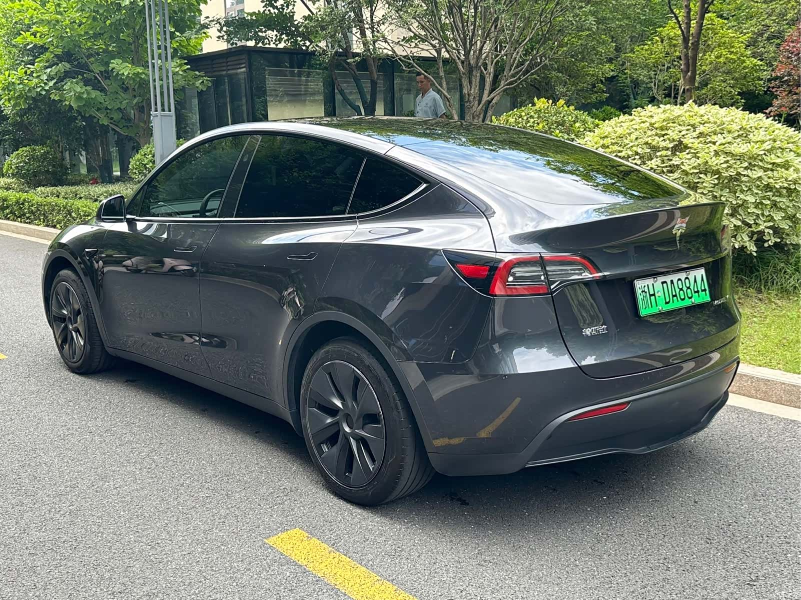 Tesla Model Y, 2024 все фото