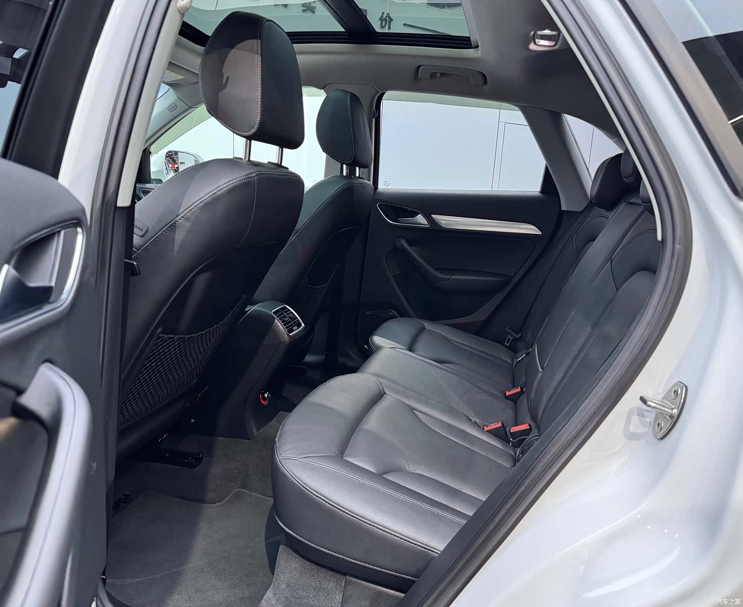 Audi Q3, 2018 10
