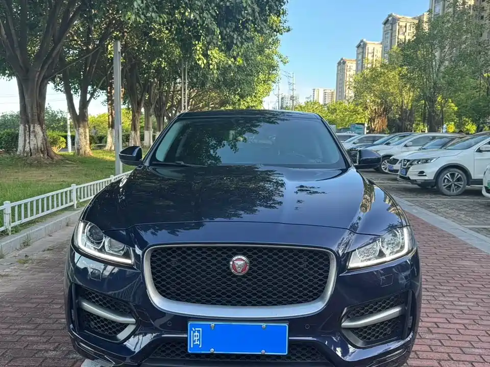 Jaguar F-PACE