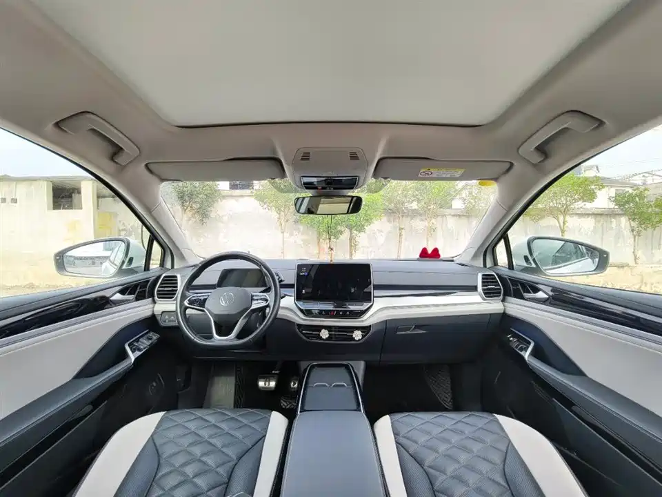 Volkswagen ID.6 CROZZ