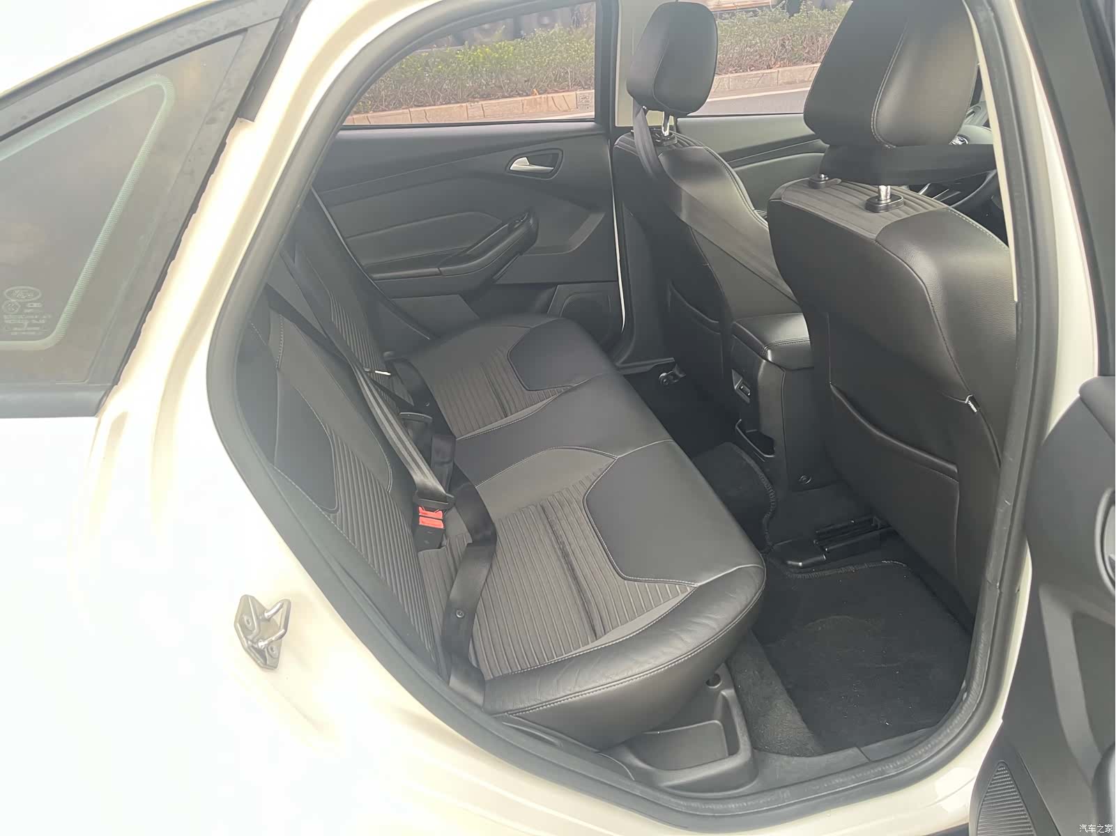 Ford Focus, 2015 8