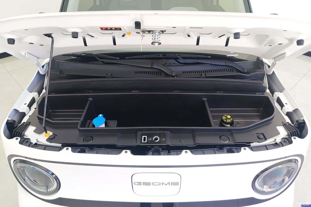 Geely Panda, 2025 10