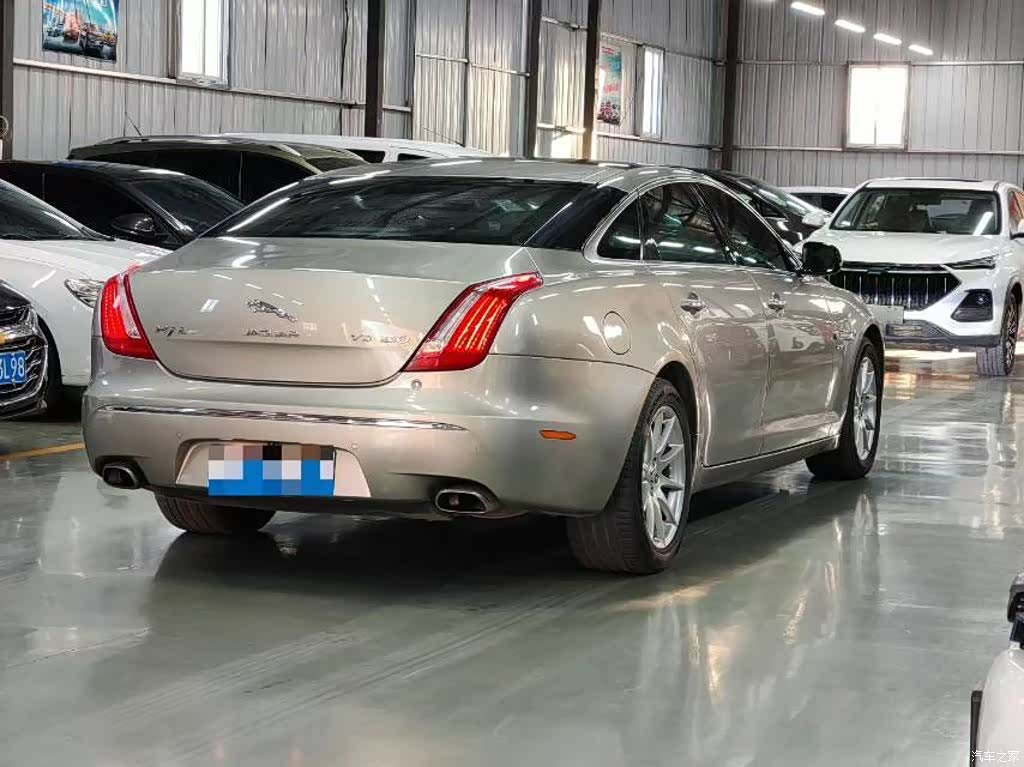 Jaguar XJ, 2012 4